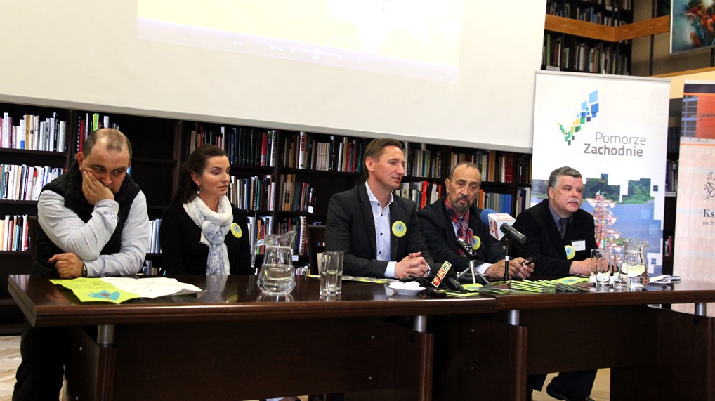 Konferencja prasowa w sprawie drugiej edycji Festiwalu książki Słuchanej - Szczecin - 15-19 maja 2014 roku - z udziałem marszałka Województwa Zachodniopomorskiego Olgierda Geblewicza.