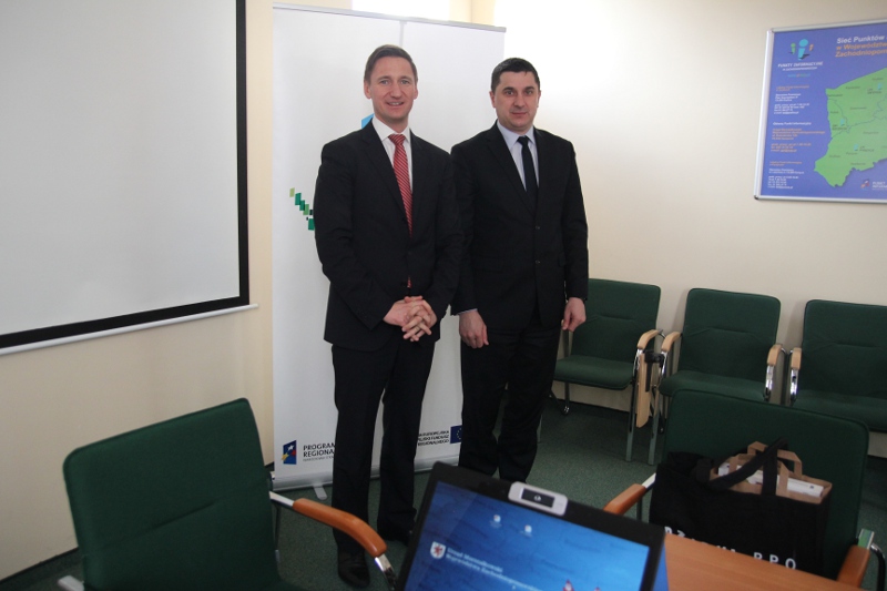 Marszałek Olgierd Geblewicz i minister Marceli Niezgoda przed rozpoczęciem rozmów.