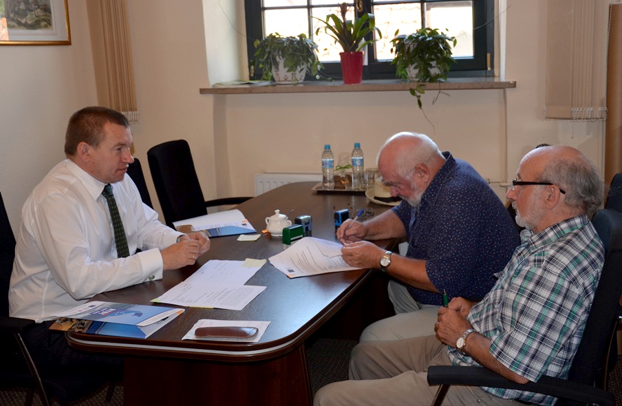 Podpisy w imieniu Województwa Zachodniopomorskiego złożył członek Zarządu Jarosław Rzepa.