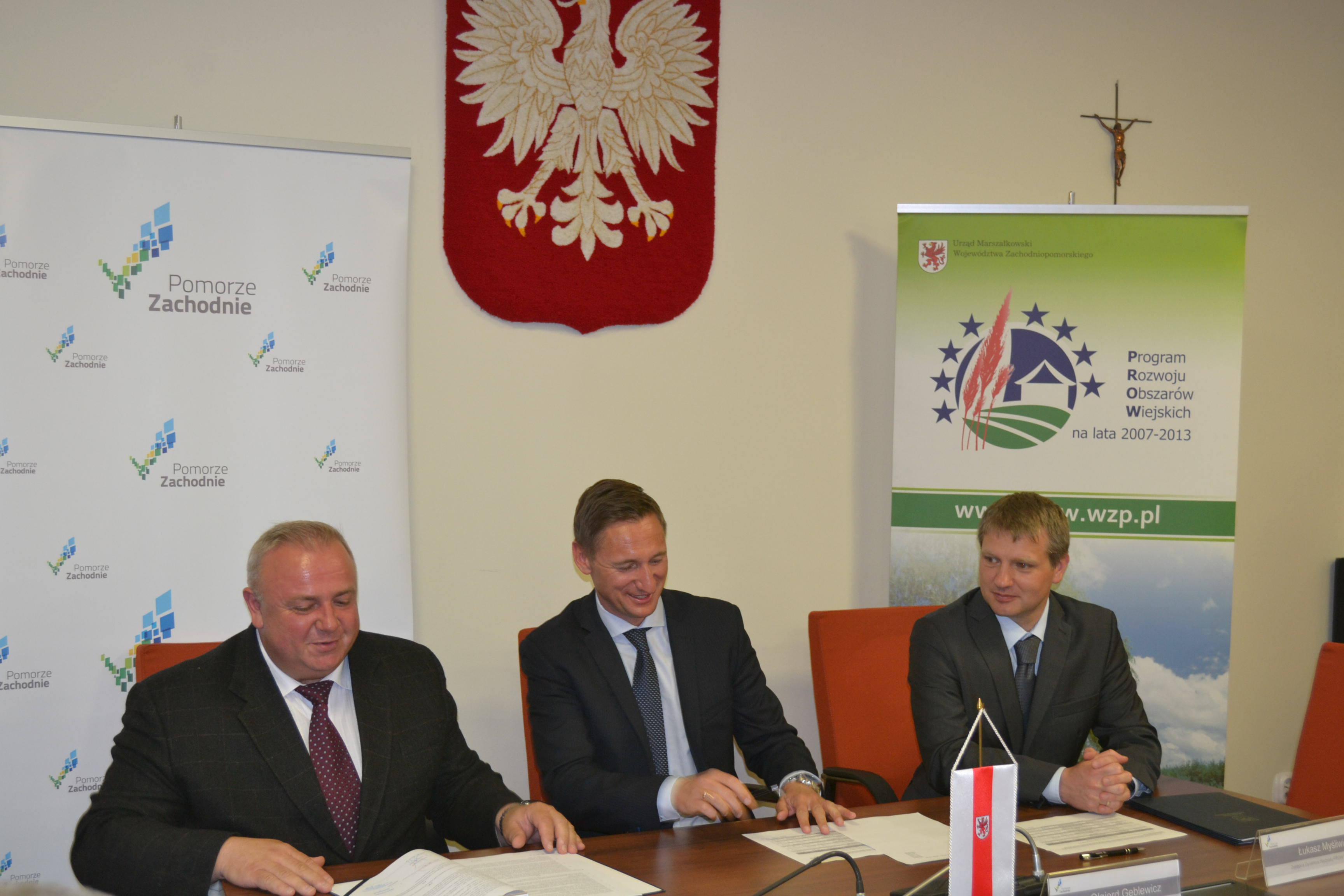 Podpisanie umów odbyło się w Rewalu