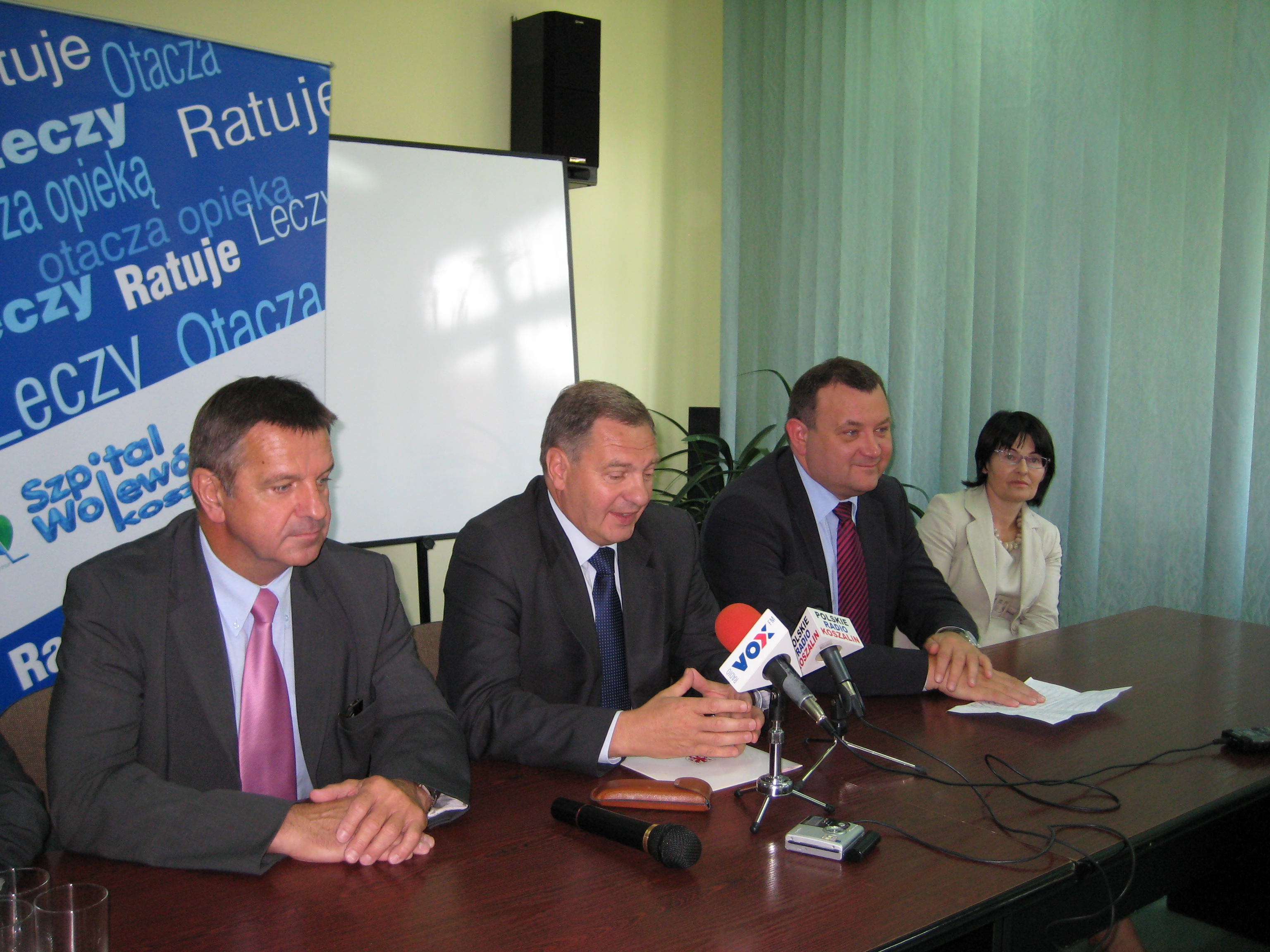 członek Zarządu Marek Hok, marszałek Władysław Husejko oraz wiceminister środowiska Stanisław Gawłowski.