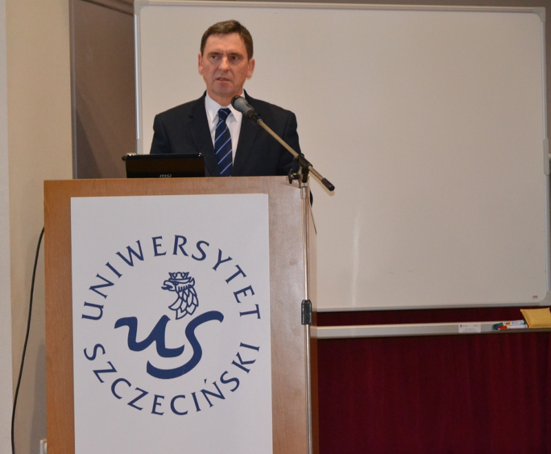 Wicemarszałek Jakubowski mówił o działaniach Zarządu Województwa na rzecz zagospodarowania terenów postoczniowych.