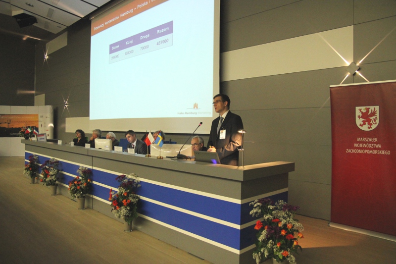 O przewagach portu w Hamburgu mówił Maciej Brzozowski.