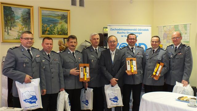 Orzekazanie 14 sztuk ALKOBLOW dla Komend Powiatowych Policji.