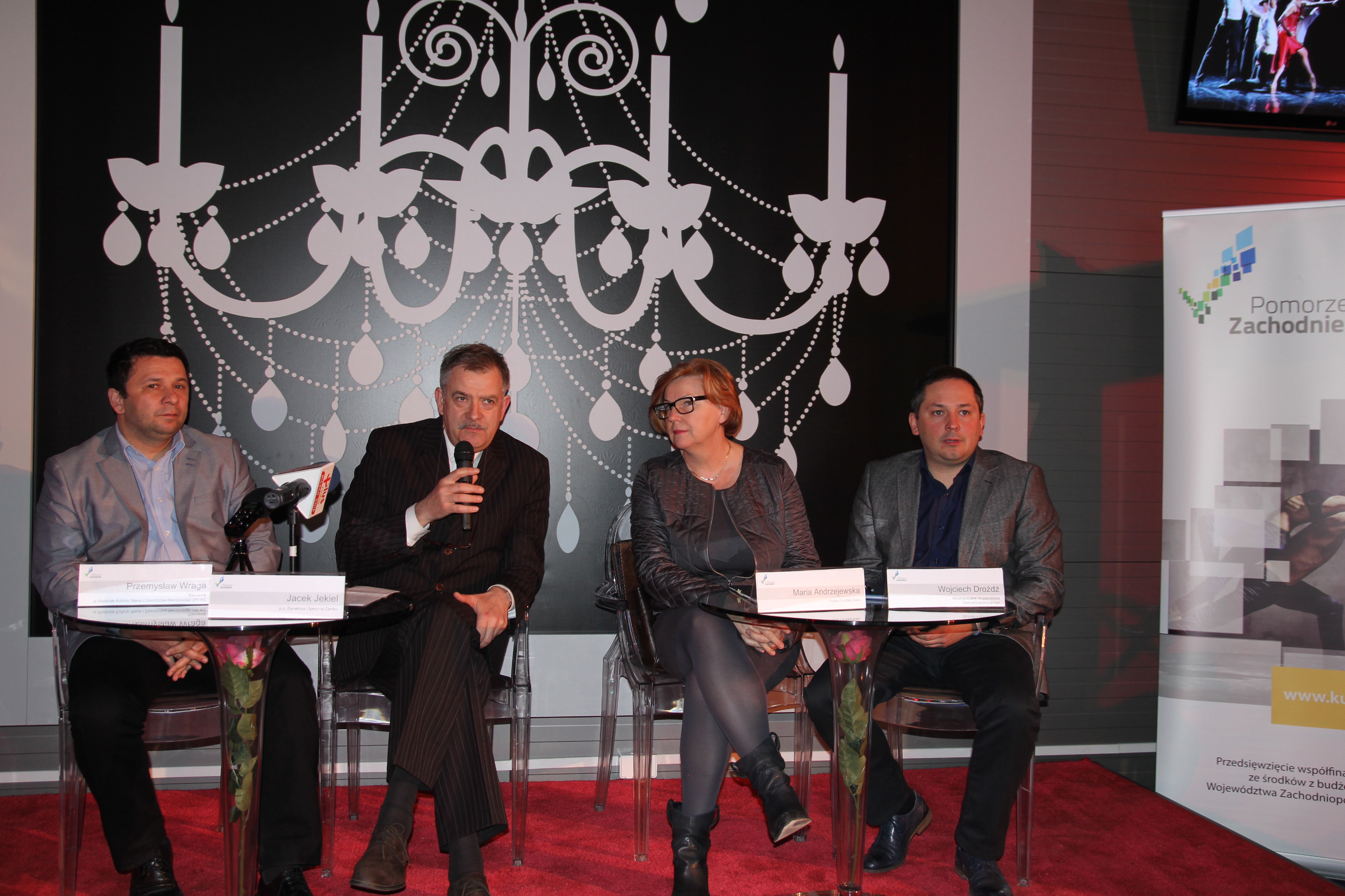 Wojciech Drożdż - wicemarszałek Województwa Zachodniopomorskiego, Maria Andrzejewska - prezes Fundacji Balet, Jacek Jekiel - p.o. dyrektora Opery na Zamku, Przemysław Wraga - kierownik w Wydziale Kultury UM WZ