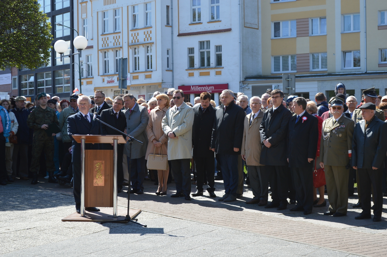 Obchody Święta 3 Maja odbyły się też w Kołobrzegu, udział w nich wzięła członek Zarządu Województwa Zachodniopomorskiego Anny Mieczkowskiej.