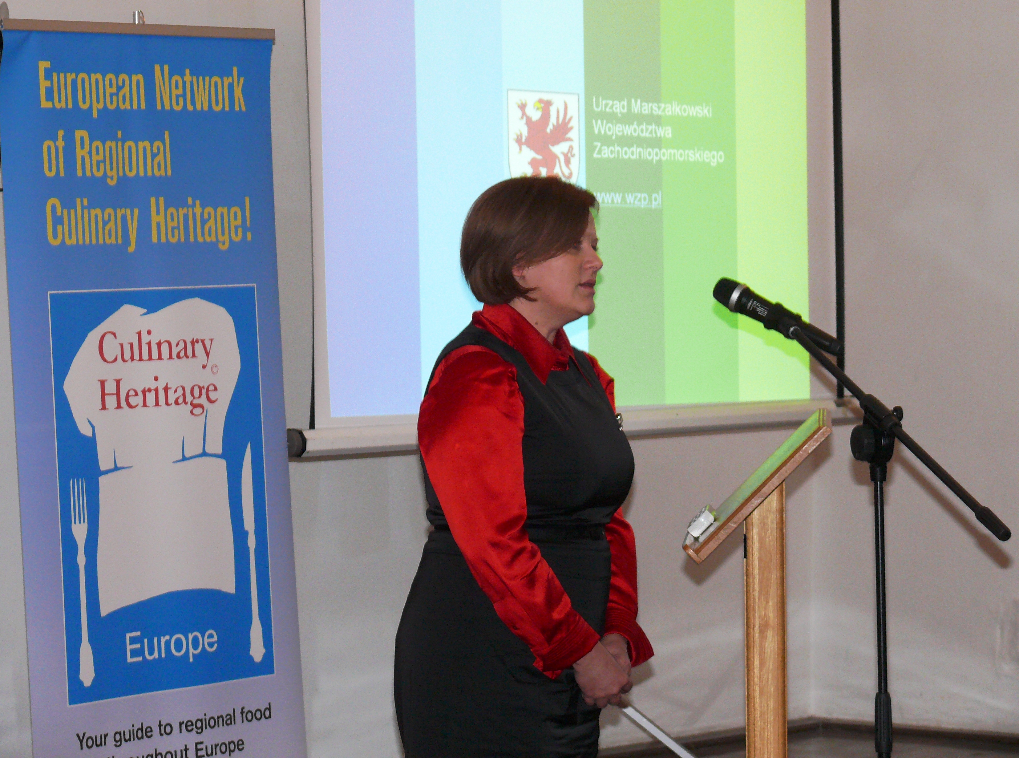 Wicemarszałek Sejmu RP, Ewa Kierzkowska w ciepłych słowach pozdrowiła uczestników konferencji i życzyła owocnych obrad