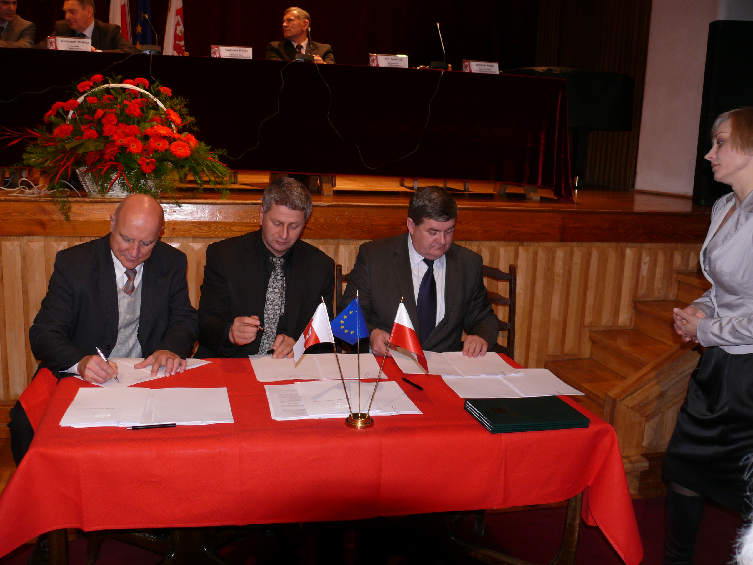 Grzegorz Witkowski ”“ Wiceprezes, Ryszard Jasionas ”“ Sekretarz, Kazimierz Plocke - Sekretarz Stanu w MRiRW, Jolanta Perkowska - Naczelnik Wydziału Obszarów Zależnych od Rybactwa MRiRW