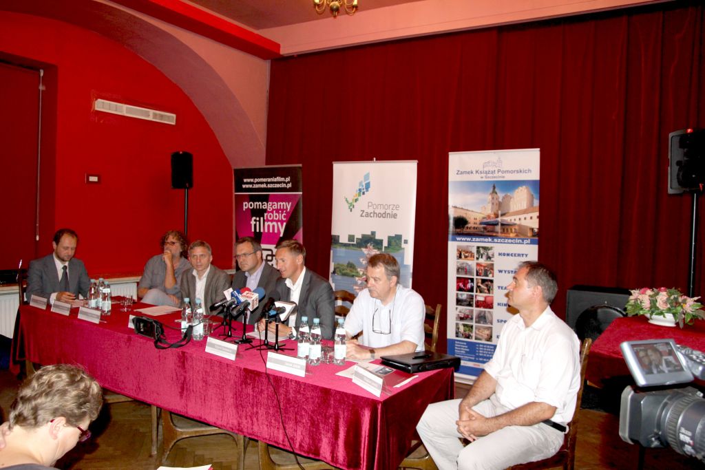 Podczas konferencji prasowej...