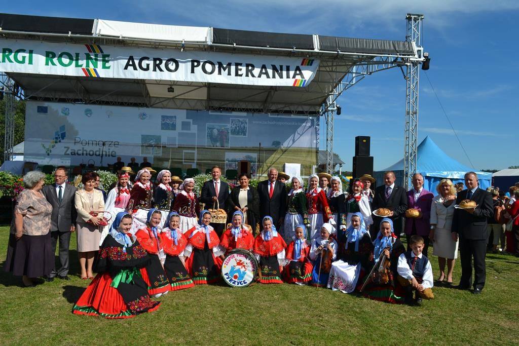 Największe targi rolne Pomorza Zachodniego za nami
Już po raz 26, w dniach 6-8 września 2013 r. w Barzkowicach odbyły się Targi Rolne „Agro Pomerania 2013”