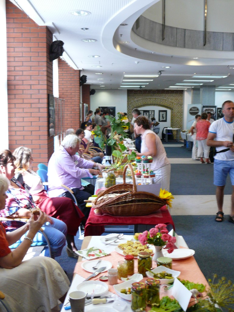 Konkurs przeprowadzony został przy współpracy z Książnicą Pomorską, która gościła wszystkich uczestników konkursu w swojej siedzibie.