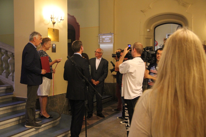 Plakietka już w całej okazałości cieszy oczy...