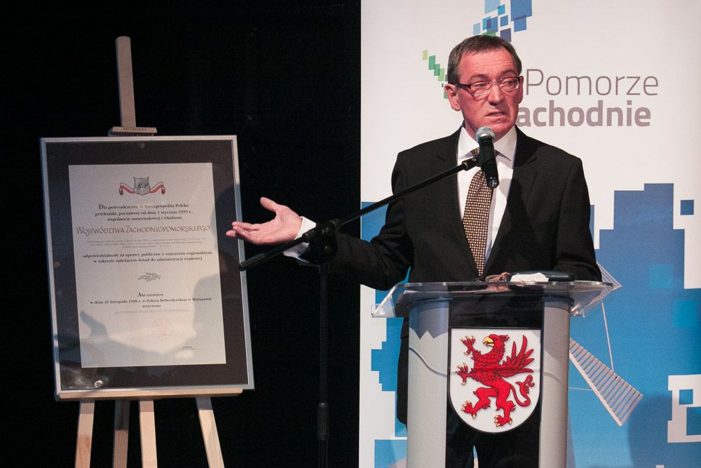 Zbigniew Zychowicz marszałek Województwa Zachodniopomorskiego I kadencji, przedstawił obraz rodzącej się samorządności Pomorza Zachodniego, nie szczędząc przy tym wielu interesujących niuansów i anegdot z tamtych lat.