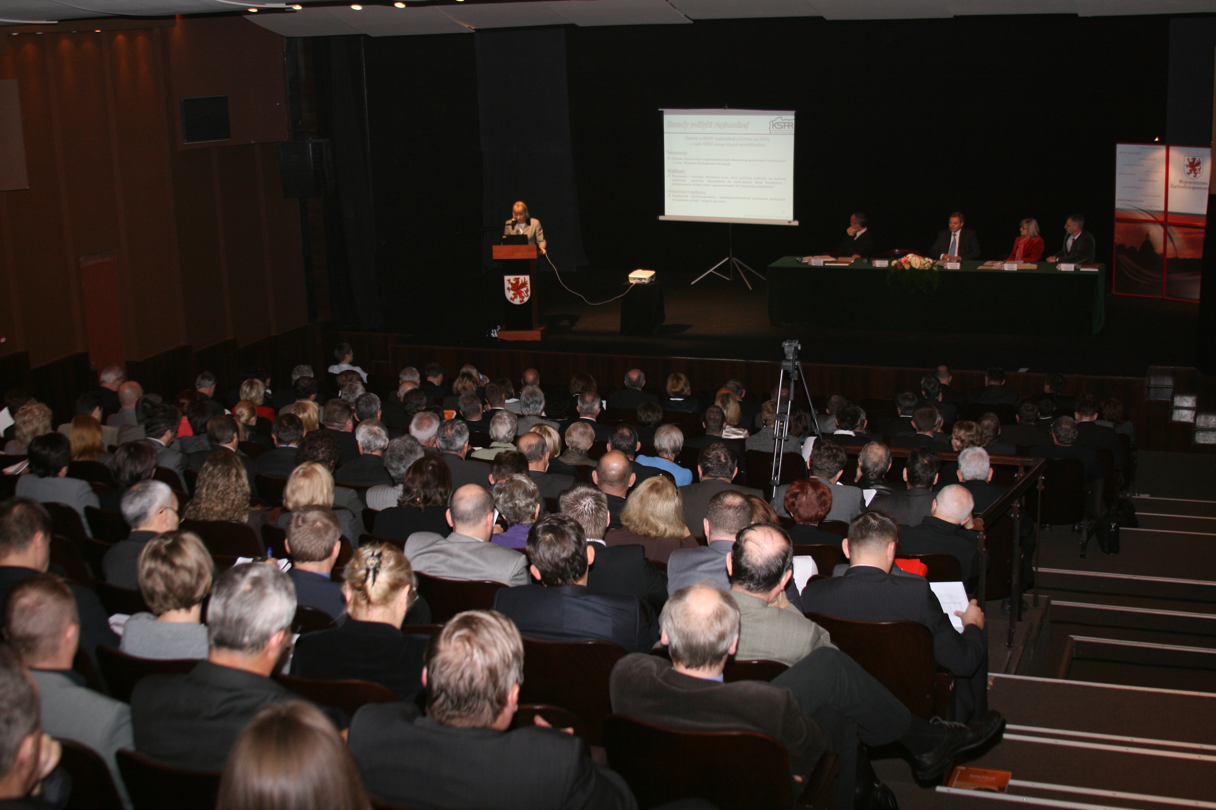 Spotkanie w Teatrze Polskim cieszyło się dużym zainteresowaniem ze strony samorządowców