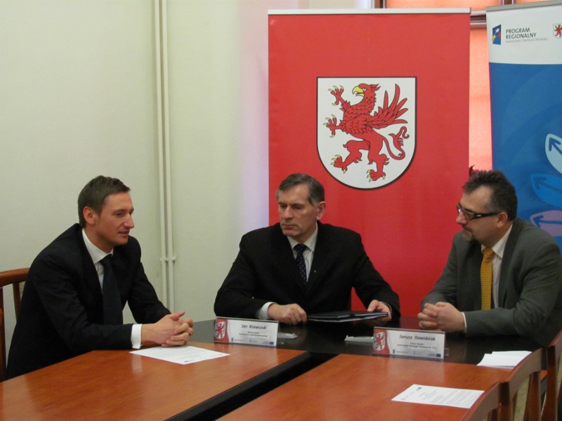 przewodniczący Olgierd Geblewicz, wicemarszałek Jan Krawczuk oraz Janusz Dawidziak.