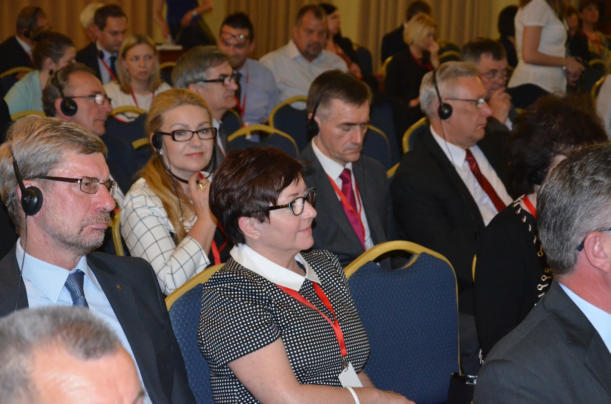 Uczestnicy Forum, widok na salę obrad.