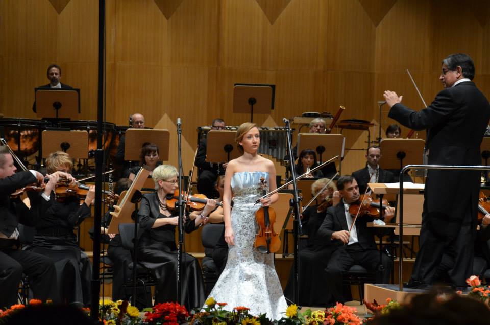 W koncertach inauguracyjnych udział wzięła także koszalińska skrzypaczka Agata Szymczewska.