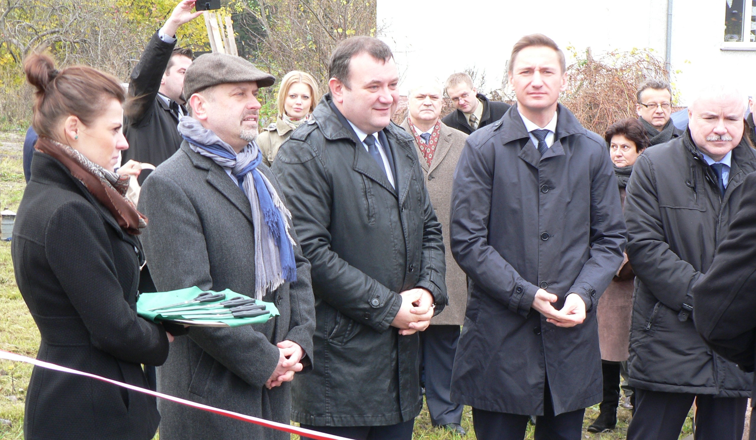 Goście uczestniczący w odbiorze inwestycji.