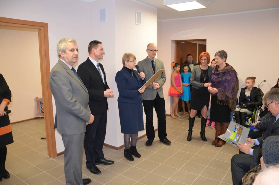 W otwarciu świetlicy wiejskiej w Borkowie (Gmina Połczyn-Zdrój) uczestniczyła burmistrz Połczyna-Zdroju Hanna Nowak i wicemarszałek Województwa Zachodniopomorskiego Andrzej Jakubowski.