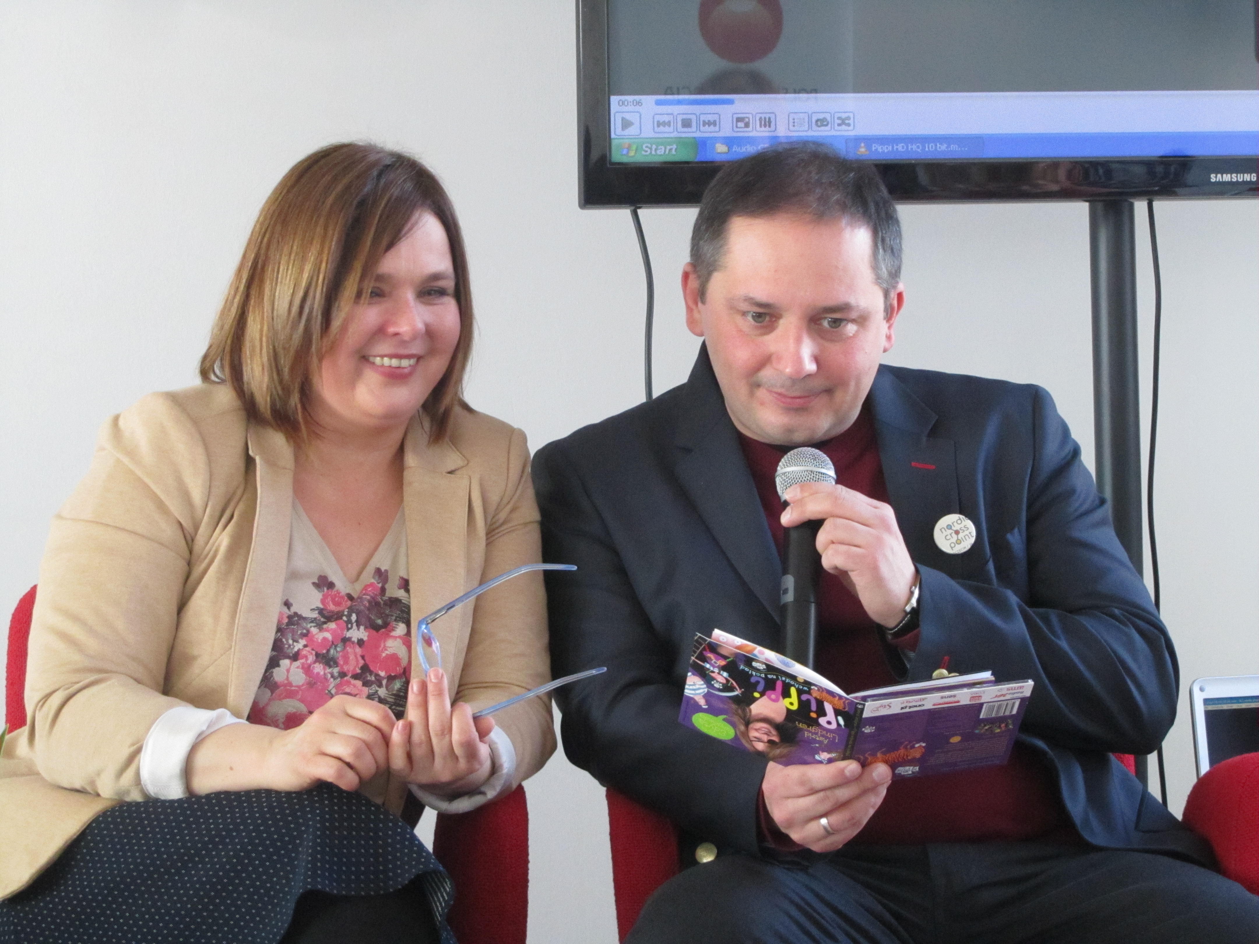 Wicemarszałek Wojciech Drożdż wraz z aktorką Edytą Jungowską przeczytali fragmenty książki szwedzkiej pisarki Astrid Lindgren „Pippi Pończoszanka”.