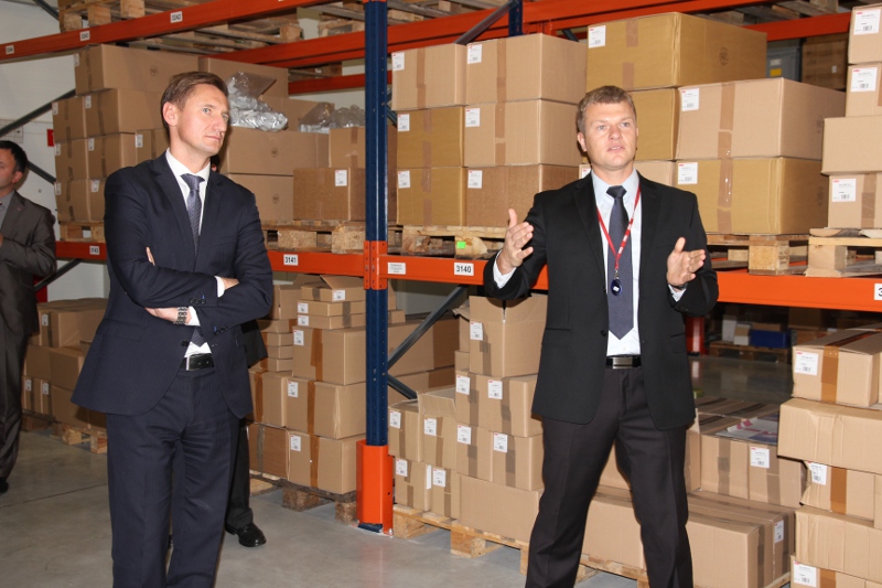 Marszałek Geblewicz zwiedził Garo Polska od a do zet. Z prawej - prezes Adam Szymborski.