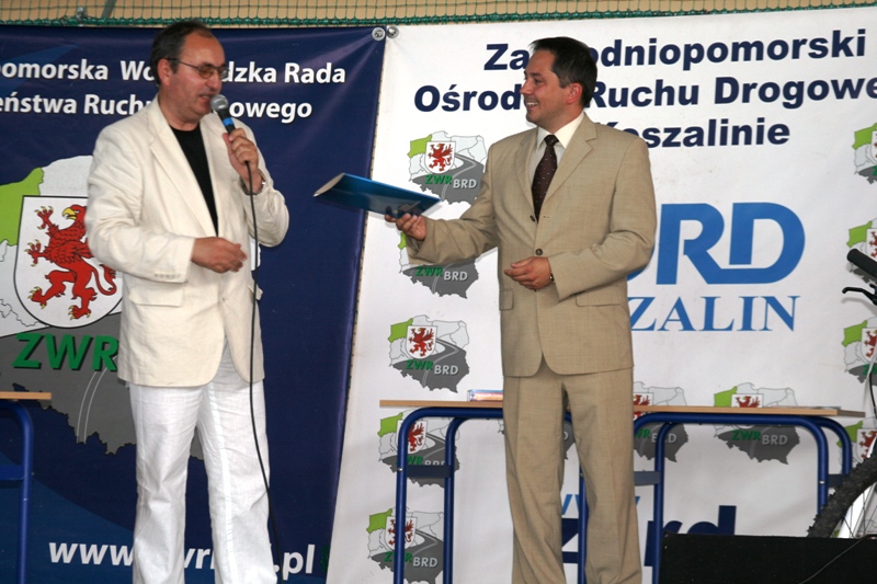 Dyrektor koszalińskiego ZORD Eugeniusz Romanów i członek Zarządu Województwa Wojciech Drożdż.