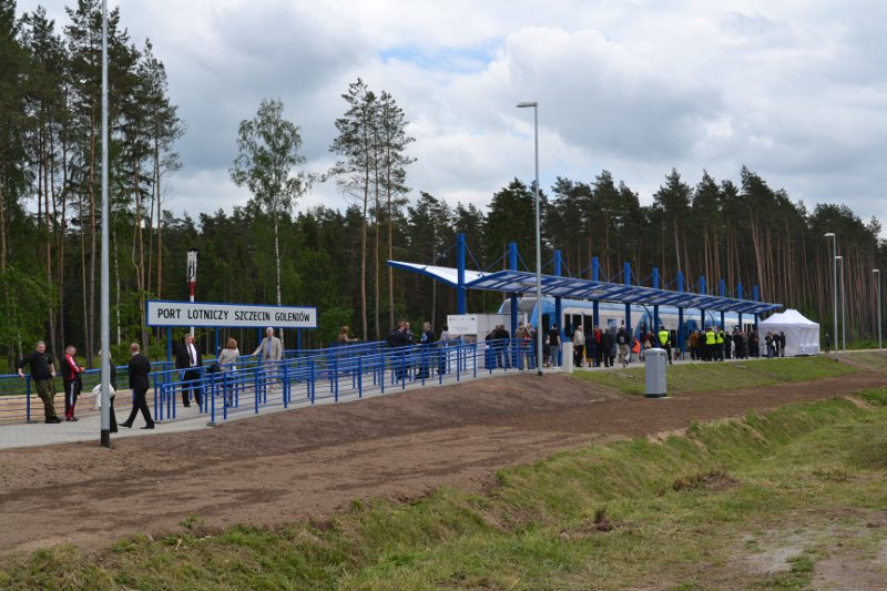 Nowy przystanek pięknie się prezentował z daleka i...