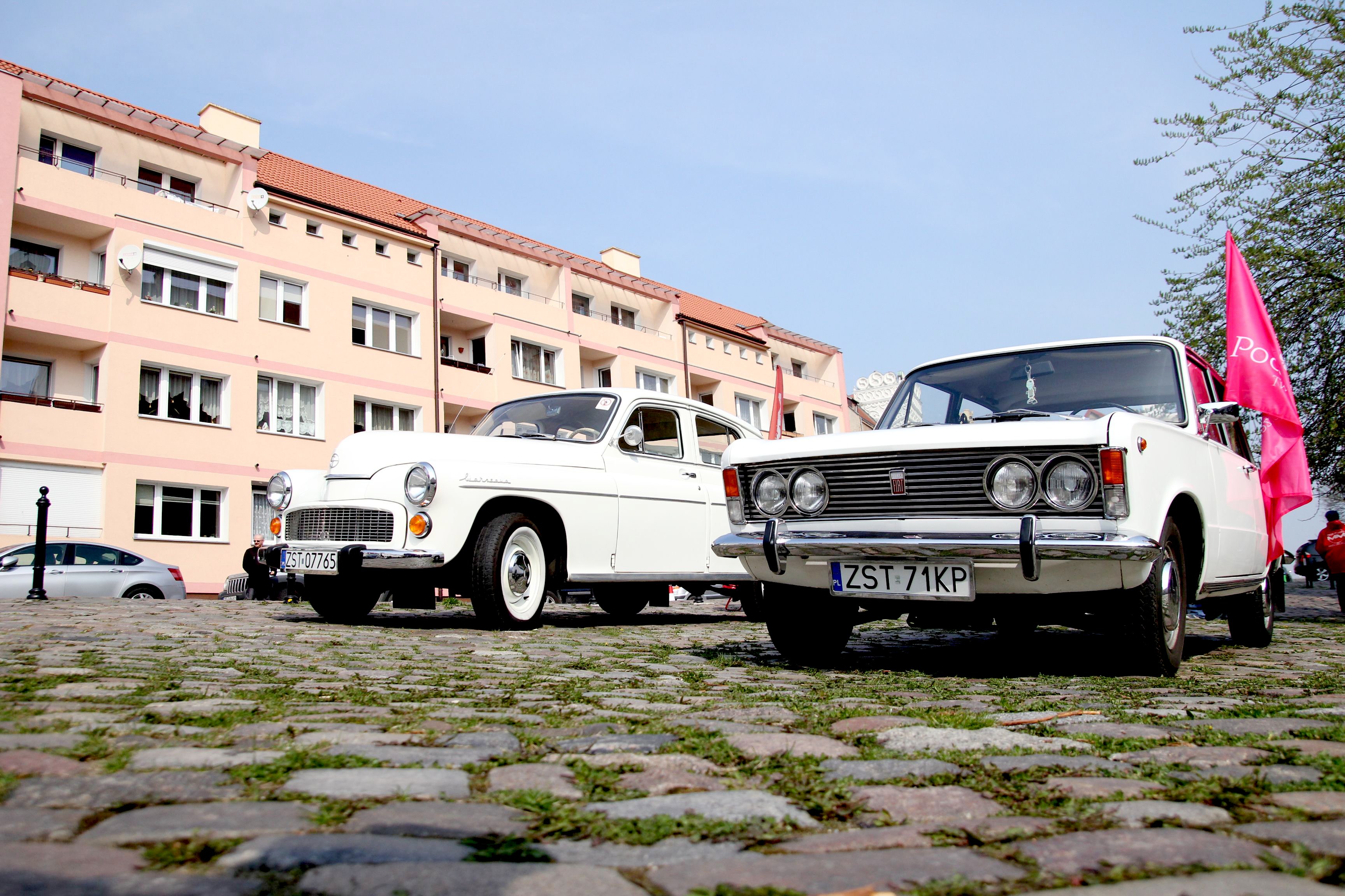 Świętowanie na podzamczu.