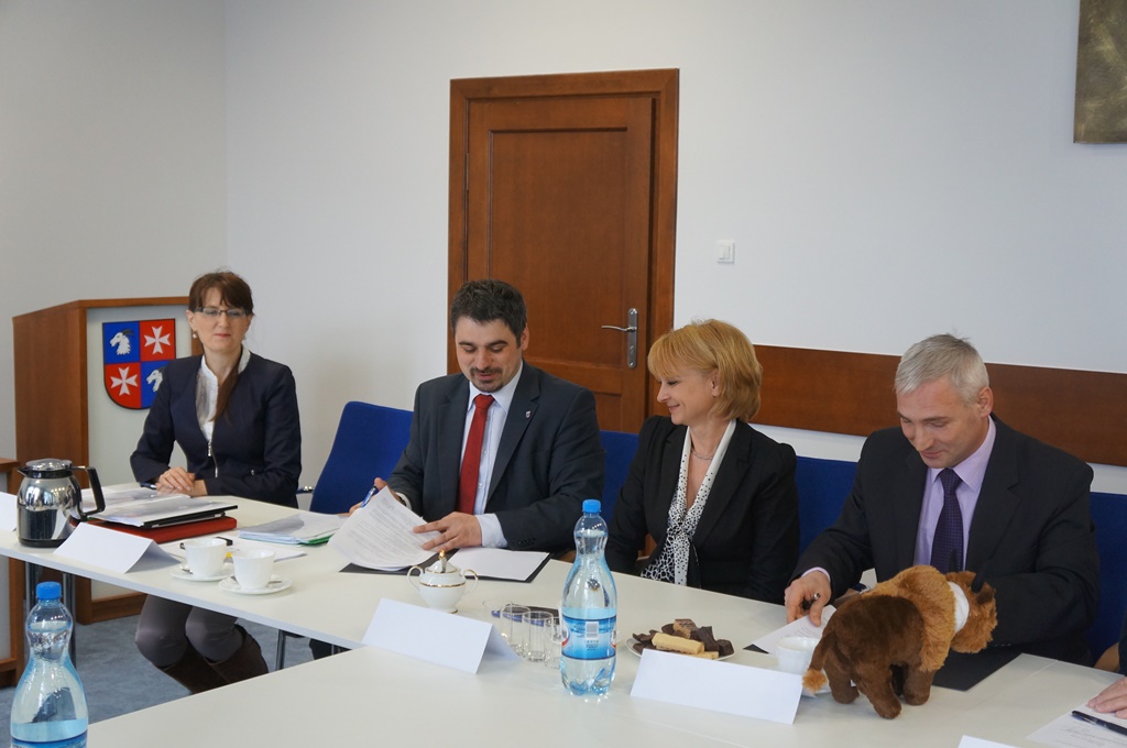 Podpisanie porozumienia w Mirosławcu.