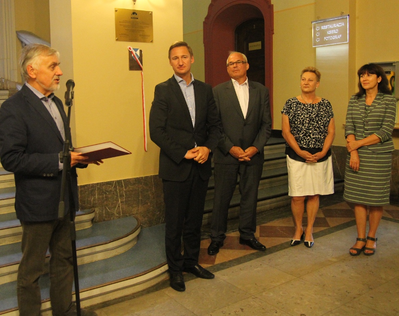 Uroczystość otworzył Marek Tałasiewicz. Towarzyszą mu (w kolejności od lewej) Olgierd Geblewicz, Ryszard Mićko, Ewa Stanecka i Małgorzata Gwiazdowska.