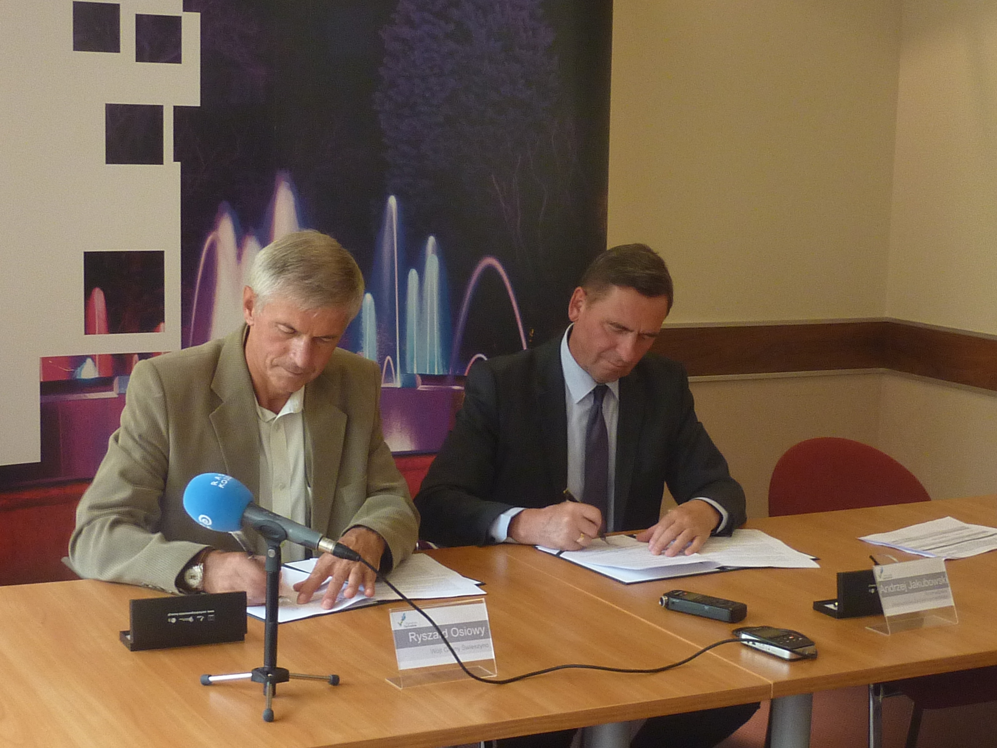 Krótko o przyznanym wsparciu i celach realizacji dwóch projektów wypowiedział się wójt Świeszyno Ryszard Osiowy.