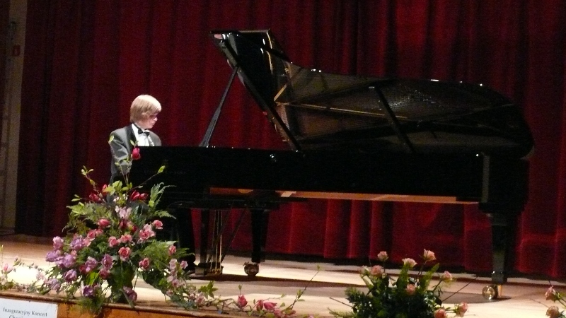 Chopinowskie Scherzo b-moll i Noktrum Des-dur zabrzmiały w wykonaniu Aleksego Kornicza, ucznia kl. X OSM w Gdańsku