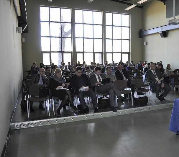 Uczestnicy spotkania konsultacyjnego w Wałczu, kadr z sali.