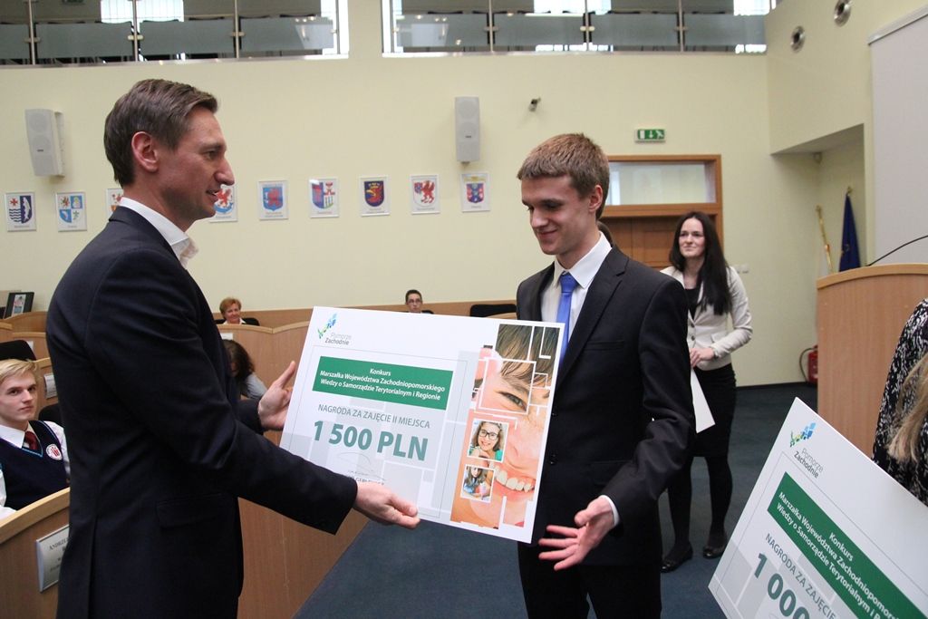 Nagrody wręczył marszałek Olgierd Geblewicz.