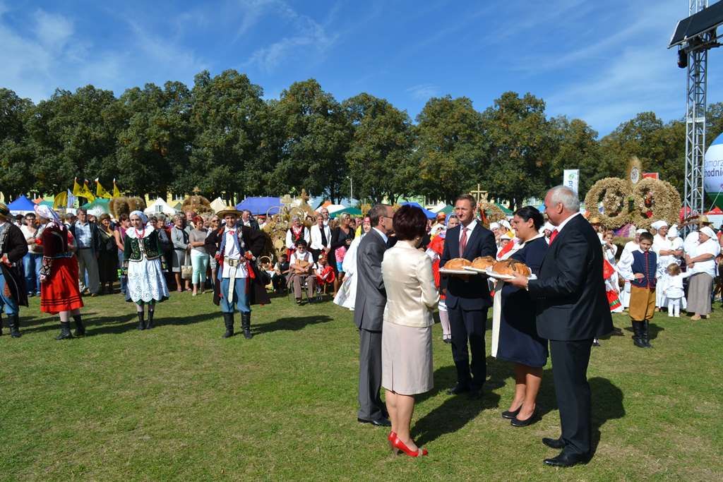 Największe targi rolne Pomorza Zachodniego za nami
Już po raz 26, w dniach 6-8 września 2013 r. w Barzkowicach odbyły się Targi Rolne „Agro Pomerania 2013”