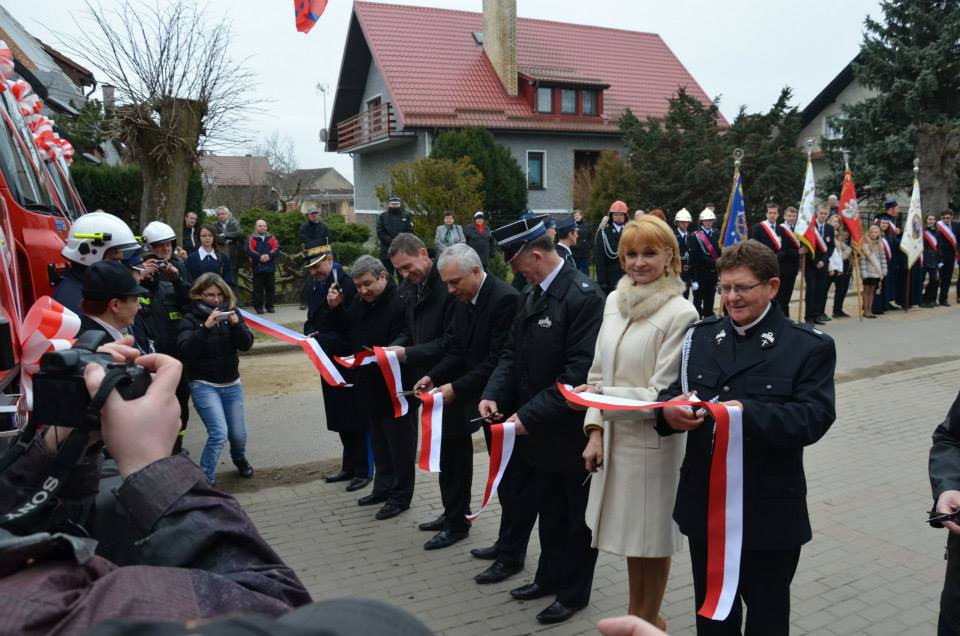 Nowe pojazdy strażackie gotowe do użytku.