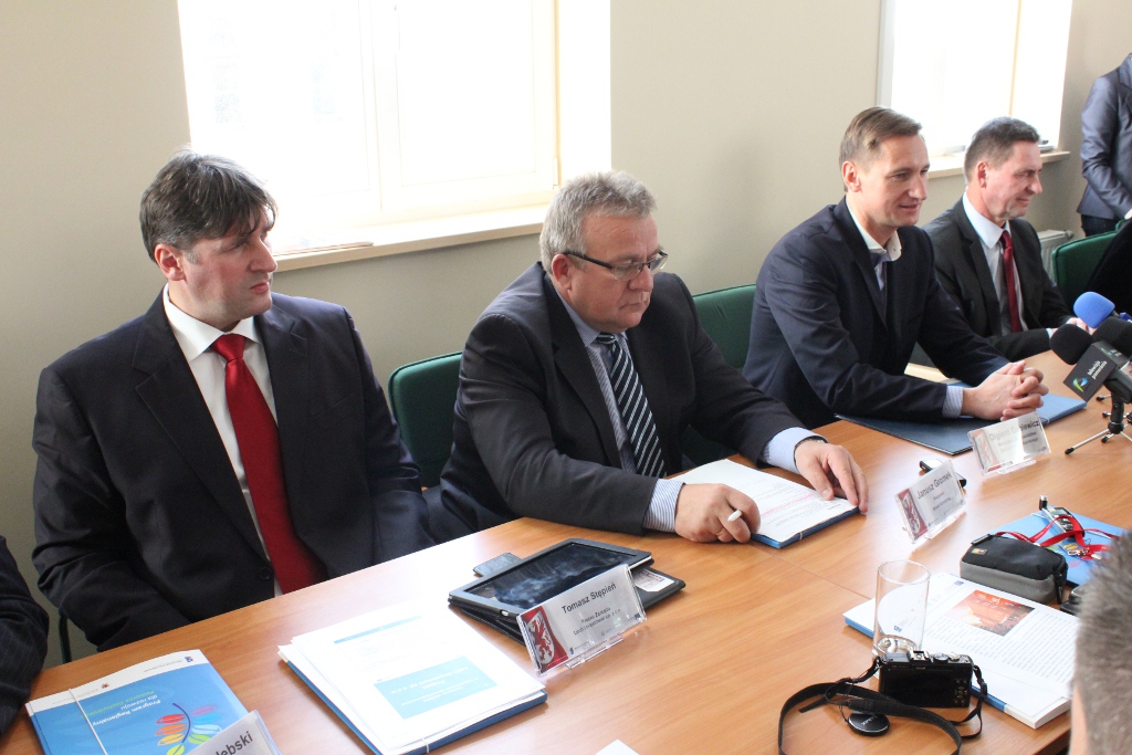 Na zdjęciu od prawej: wicemarszałek Andrzej Jakubowski, marszałek Olgierd Geblewicz, prezydent Janusz Gromek oraz prezes Lech Investment Sp. z o.o. - Tomasz Stępień.