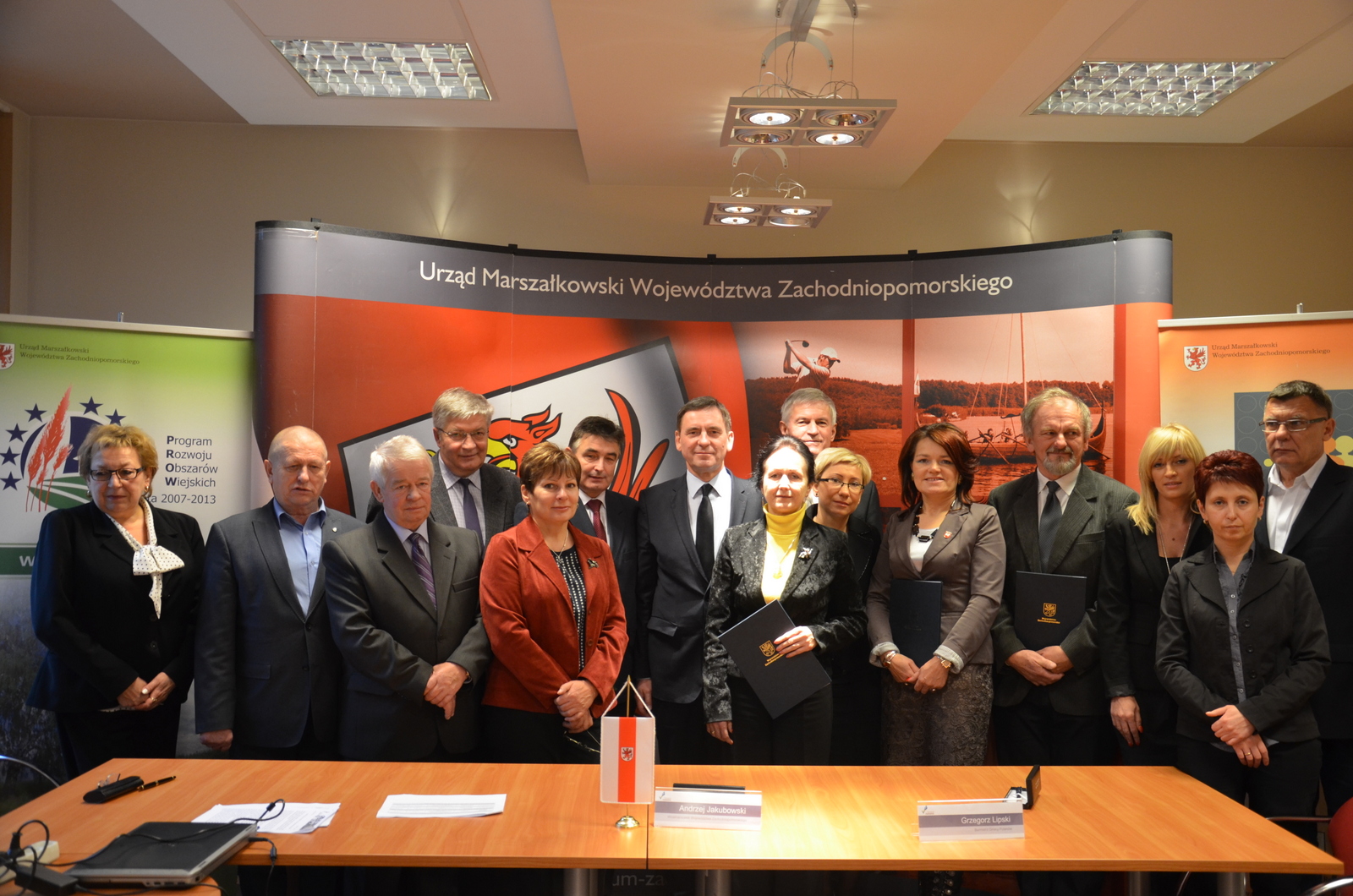 Uroczyste podpisanie umów wspartych ze środków PROW na lata 2007-2013 odbyło się w Koszalinie, uczestniczył w nich wicemarszałek Województwa Zachodniopomorskiego Andrzej Jakubowski.