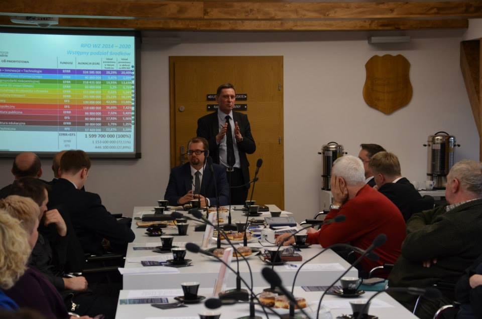 Regionalny Program Operacyjny w nowej perspektywie przedstawił wicemarszałek Andrzej Jakubowski (w środku kadru).