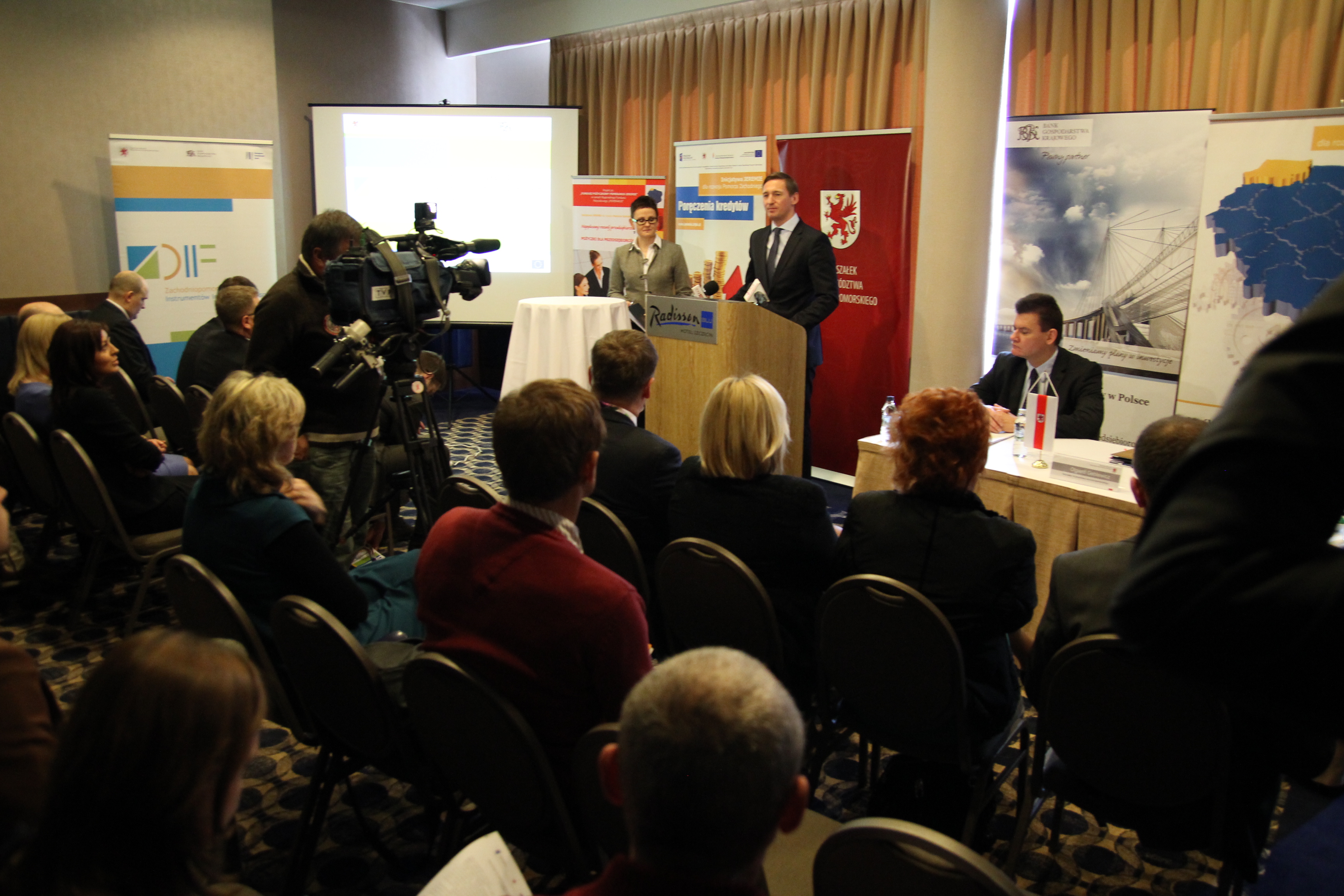 Briefing prasowy przed oficjalnym rozpoczęciem II Zachodniopomorskiego Dnia Instrumentów Inżynierii Finansowej w Szczecinie.