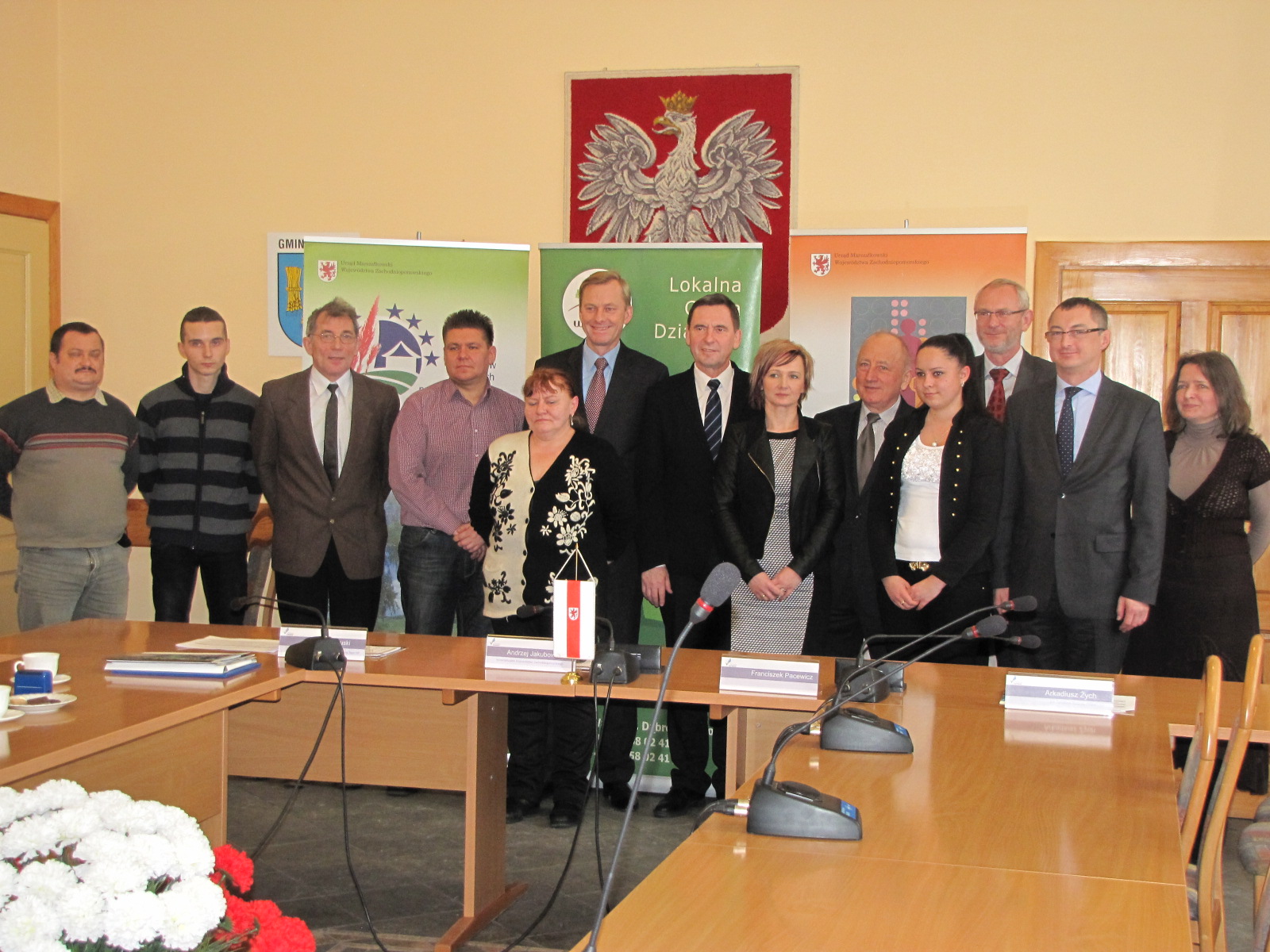 Podpisanie umów w tamach PROW na lata 2007-2013 w Urzędzie Gminy w Wałczu z udziałem wicemarszałka Województwa Zachodniopomorskiego Andrzeja Jakubowskiego.