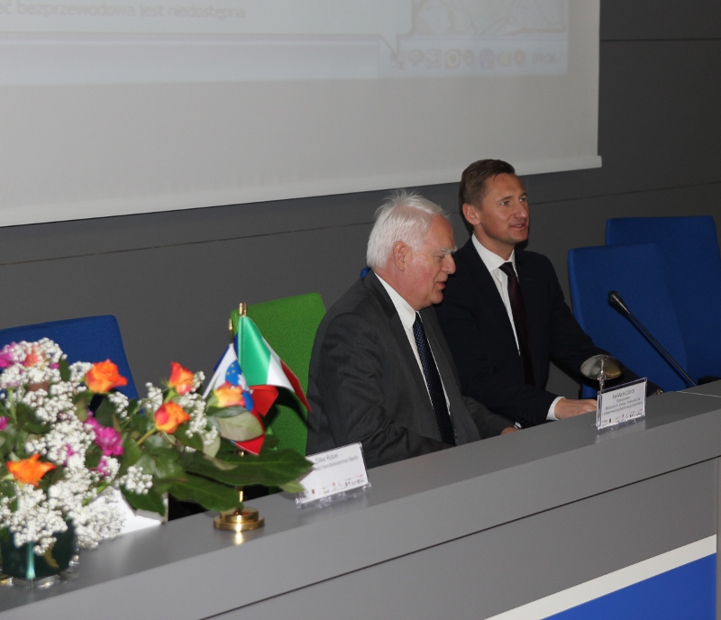 Minister Olgierd Dziekoński i marszałek Olgierd Geblewicz tuż przed otwarciem obrad (w kolejności od lewej).