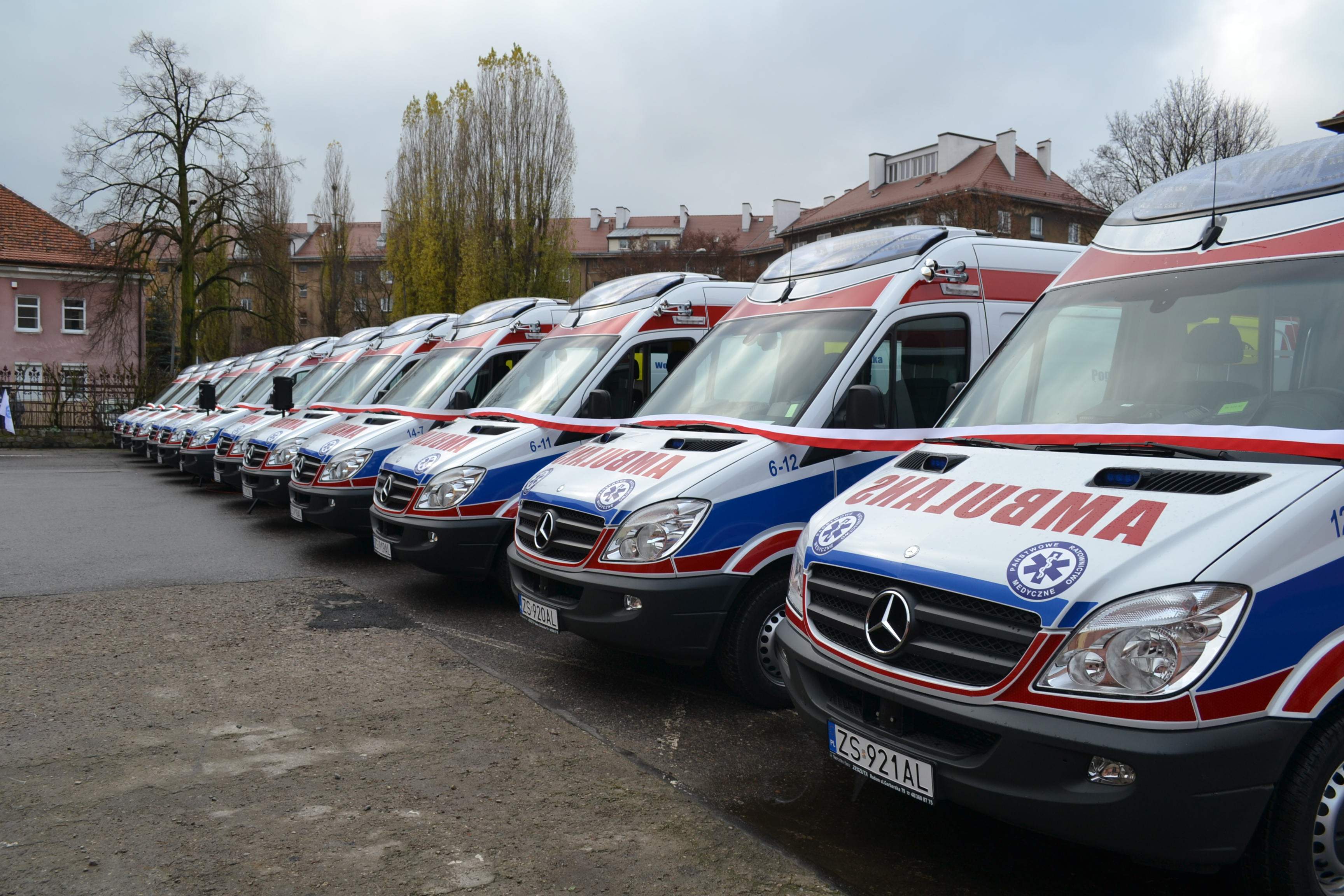 Nowe ambulanse ratunkowe zakupione przez Wojewódzką Stację Pogotowia Ratunkowego w Szczecinie.