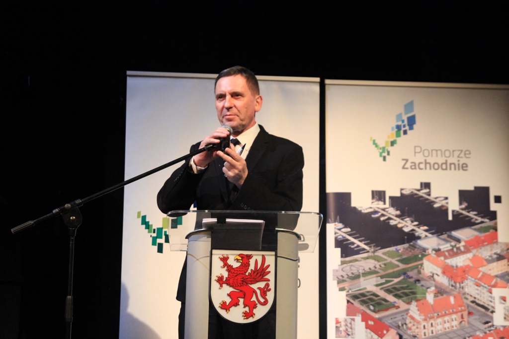 Szczecińskie spotkanie konsultacyjne otworzył wicemarszałek Andrzej Jakubowski.
