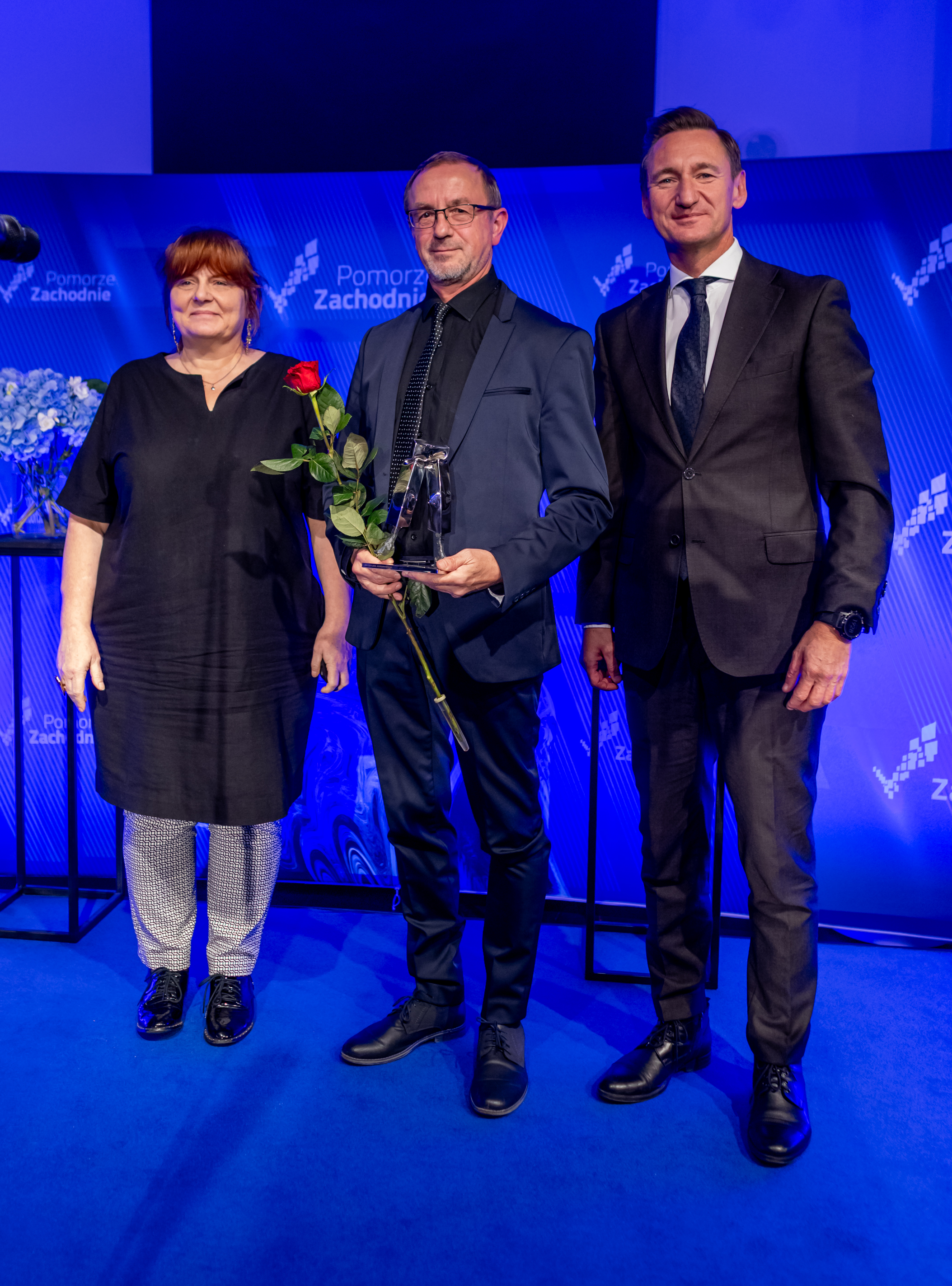 marszałek Olgierd Geblewicz z laureatem