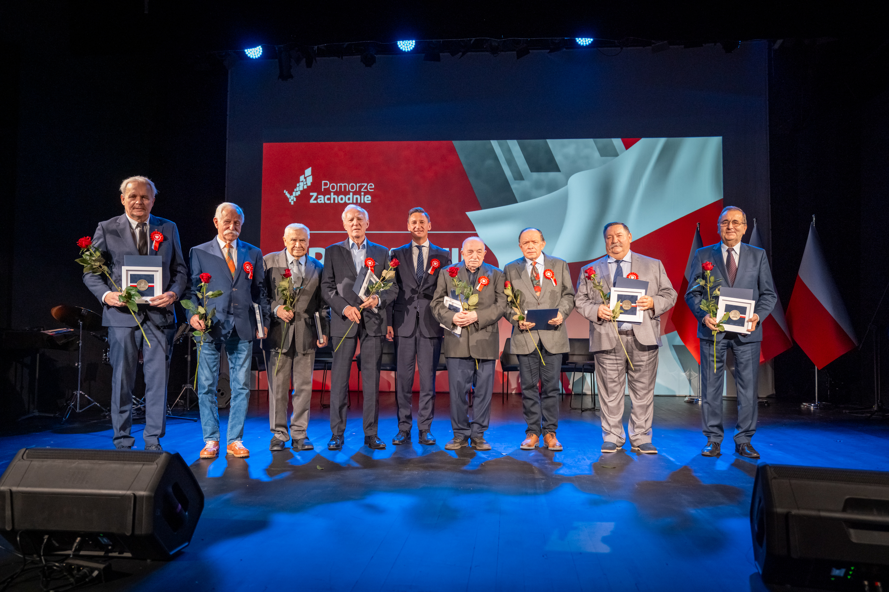 Pamiątkowe Medale 80-lecia otrzymało 8 osób