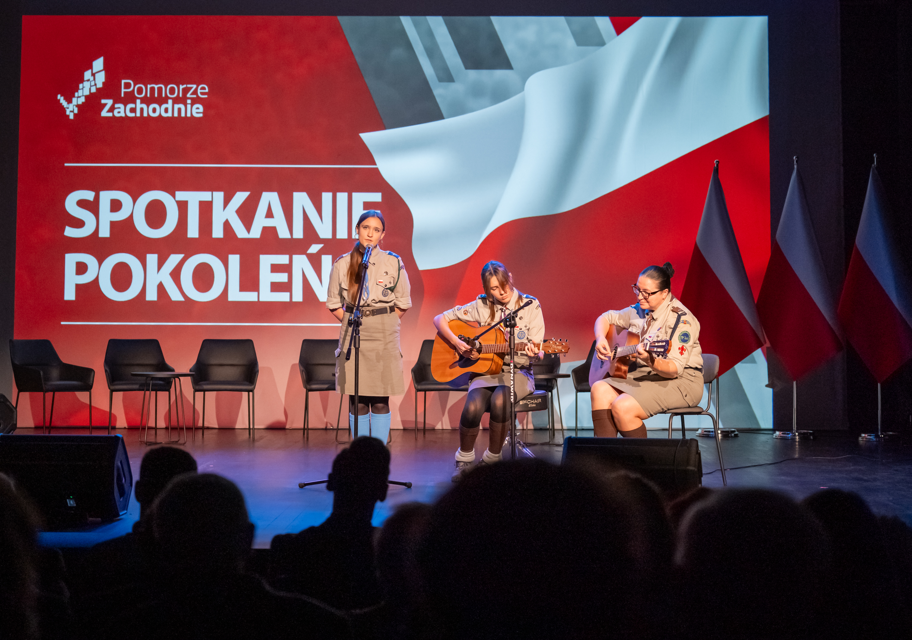 Część artystyczna podczas "Spotkania Pokoleń" w Teatrze Polskim w Szczecinie