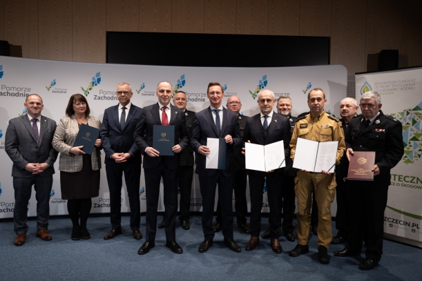 wspólne zdjęcie gości