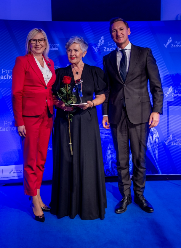 marszałek Olgierd Geblewicz i wicemarszałkini Anna Bańkowska z laureatką