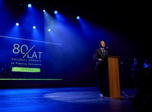 Marszałek Olgierd Geblewicz podczas gali z okazji 80-lecia oświaty na Pomorzu Zachodnim